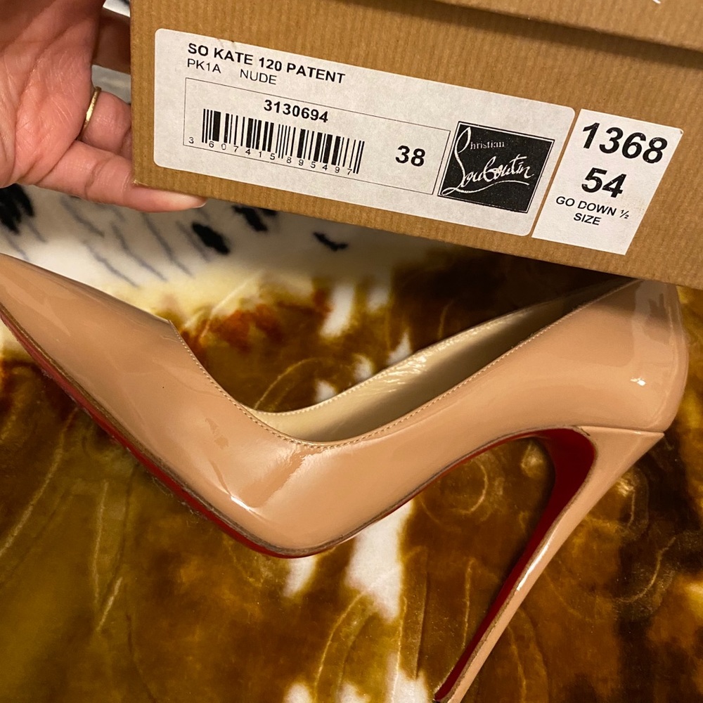 Nude so Kate Christian Louboutin